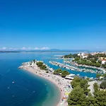 Apartment In Mit Privatem Parkplatz By Interhome Crikvenica