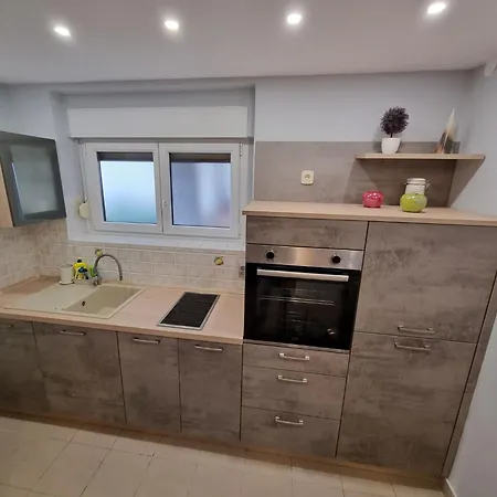 In Mit Privatem Parkplatz By Interhome * Crikvenica
