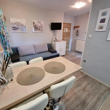 In Mit Privatem Parkplatz By Interhome Apartment *