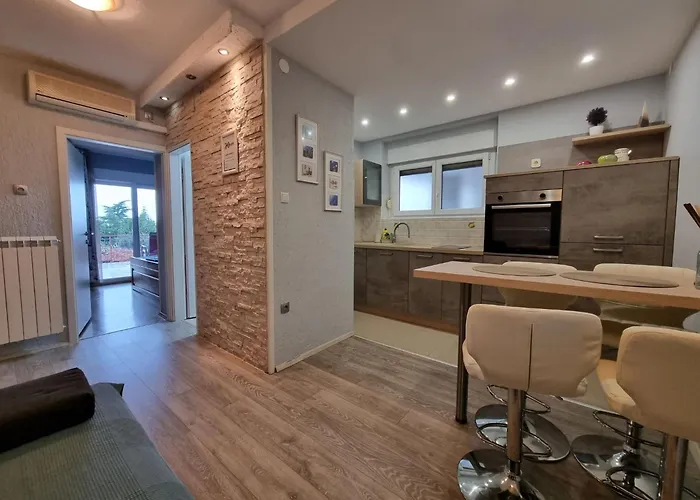 In Mit Privatem Parkplatz By Interhome شقة *