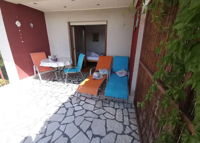 In Crikvenica Mit Privatem Parkplatz By Interhome Апартаменты *